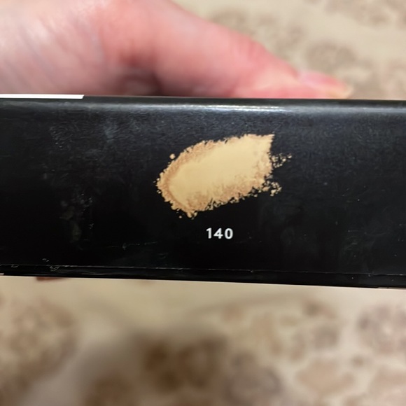 NEW Fenty Beauty Pro Filter Soft Matte Powder Foundation #140 - Picture 2 of 2